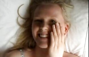 XXX Lindo Bimbo con enormes amateur sexo chile tetas falsas juega con él